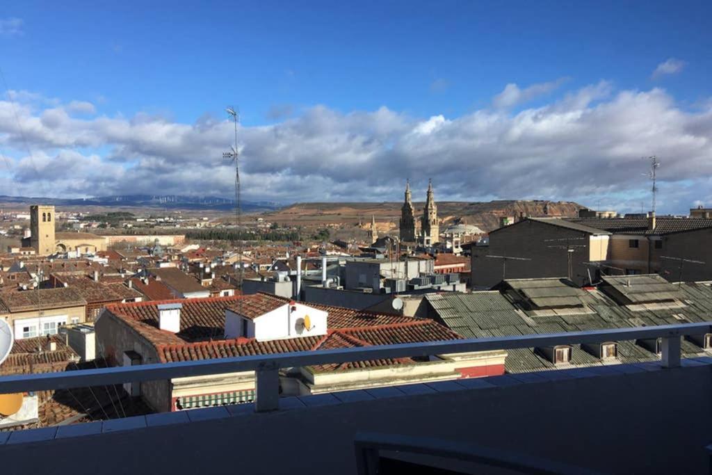 Atico Logrono Centro Con Garaje 2 Apartman Kültér fotó